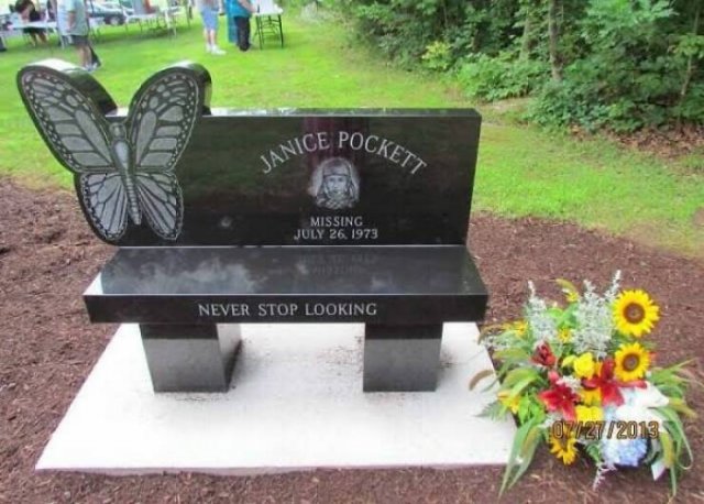Weird And Unique Gravestones (19 pics)