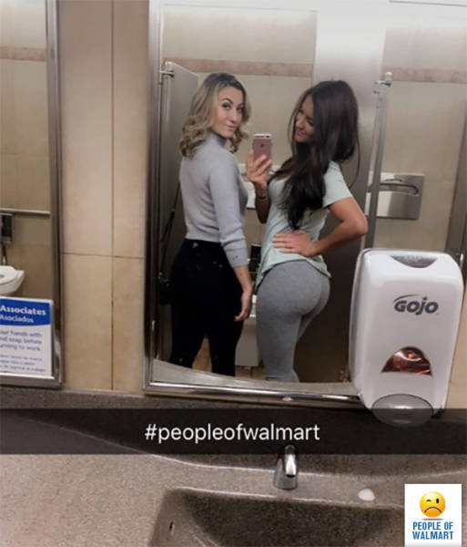 Strange People In Stores (47 pics)