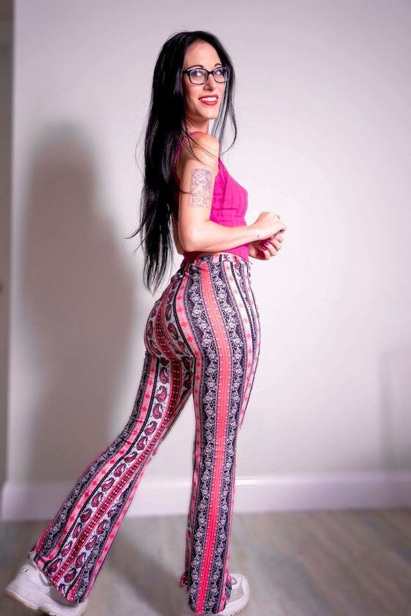 Rear View (37 pics)