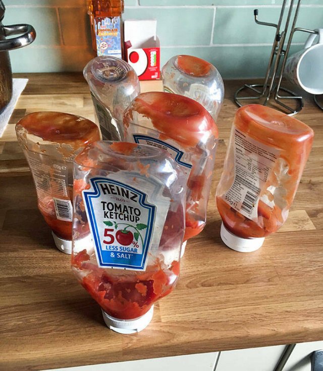 Annoying Habits Of Girlfriends (25 pics)