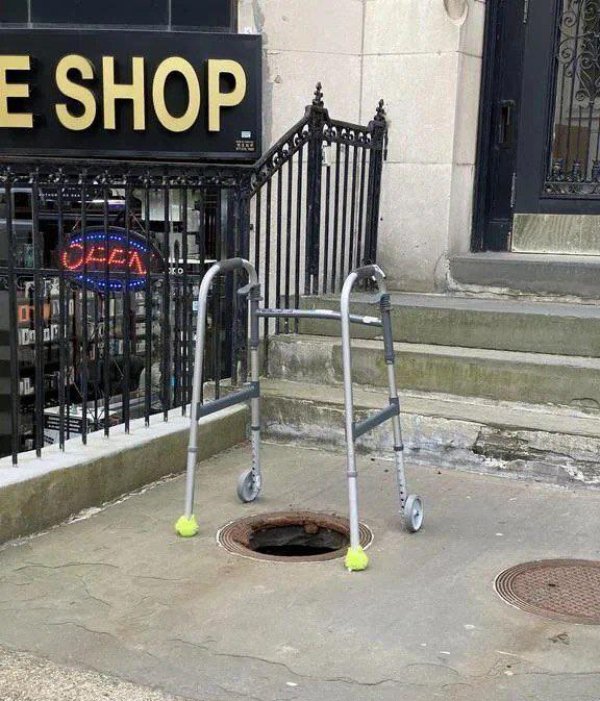 What Is Going On Here? (23 pics)