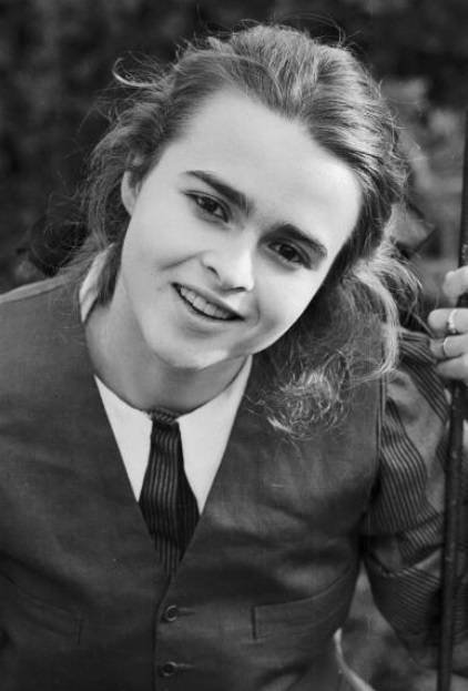 Celebrities Then And Now (19 pics)