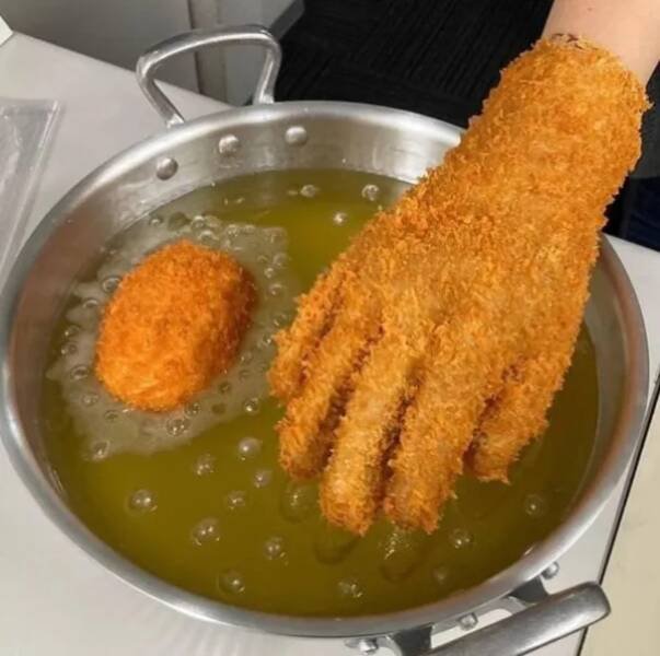 What Is Going On Here? (25 pics)