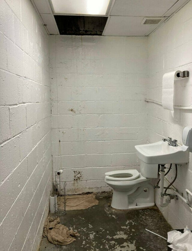 Toxic Workplaces (24 pics)