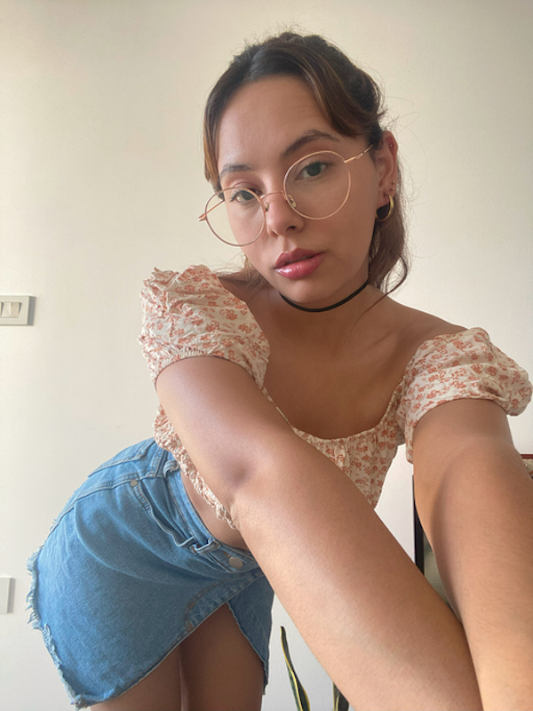 Girls In Glasses (28 pics)