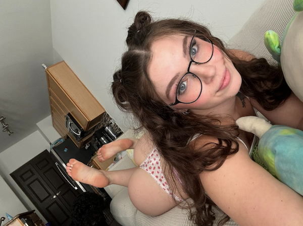 Girls In Glasses (28 pics)