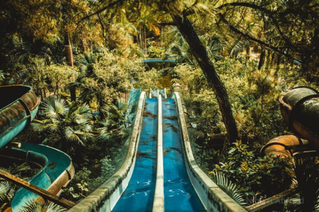 Beautiful Abandoned Places (24 pics) Beautiful Abandoned Places (24 pics)