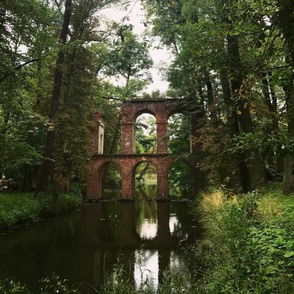 Beautiful Abandoned Places (24 pics) Beautiful Abandoned Places (24 pics)