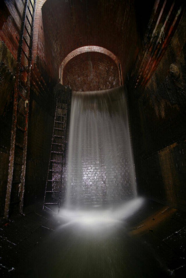Beautiful Abandoned Places (24 pics) Beautiful Abandoned Places (24 pics)