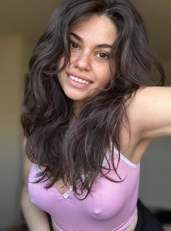 Braless Girls (29 pics)