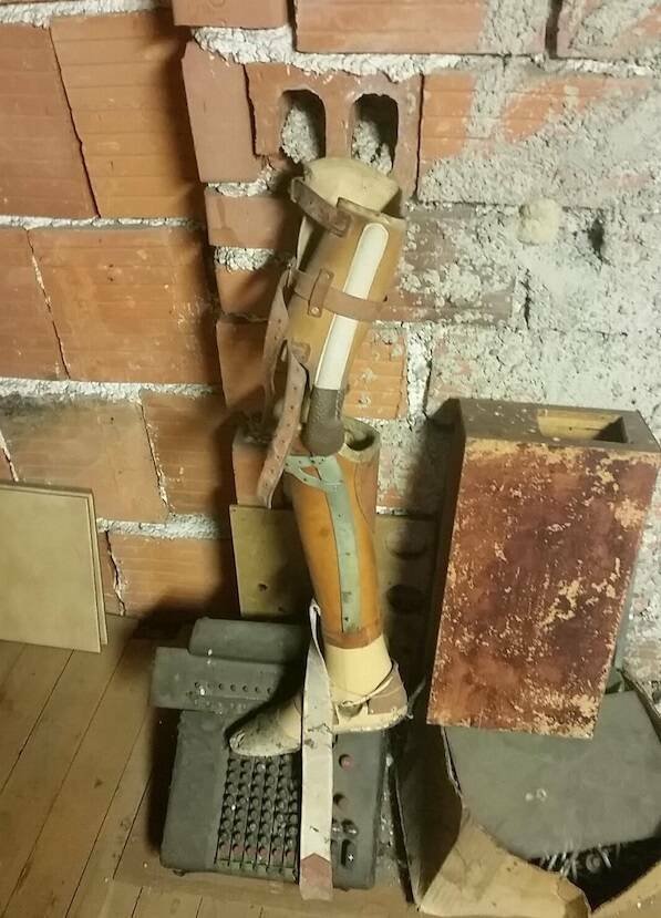 Unusual Finds In Houses (15 pics)