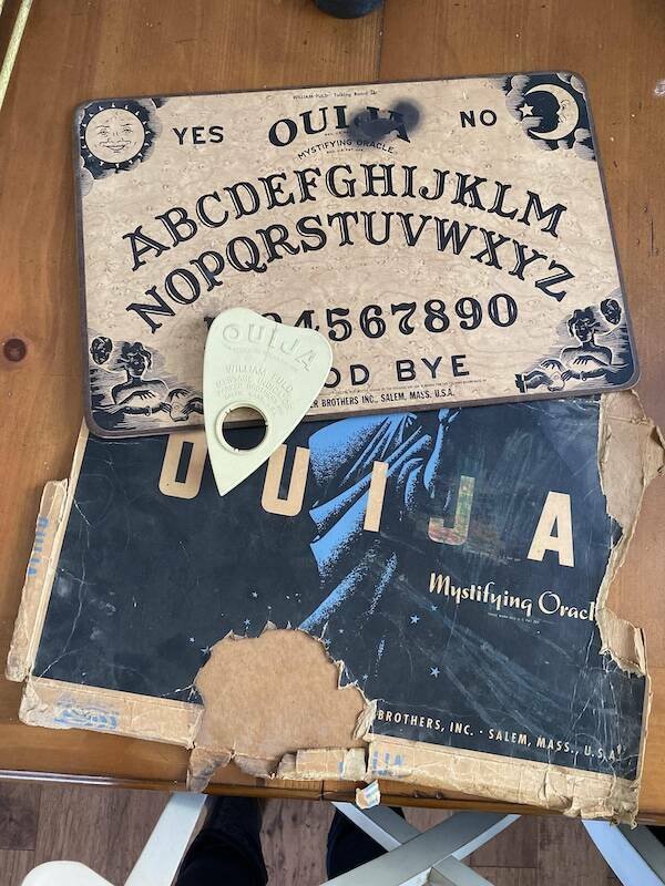 Unusual Finds In Houses (15 pics)
