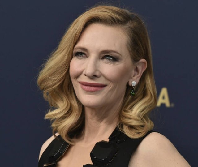 The Most Beautiful Famous People Over 40 (20 pics)