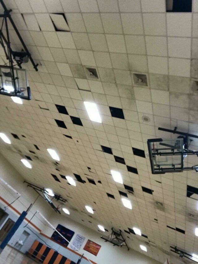 Annoying Finds From The Gym (19 pics)