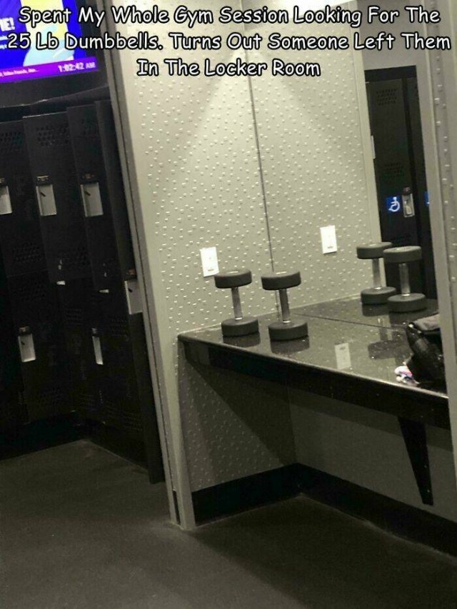 Annoying Finds From The Gym (19 pics)