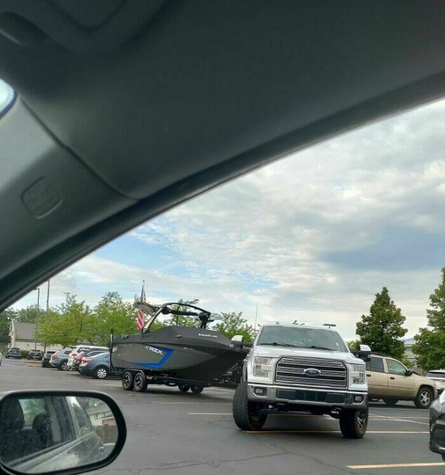 Annoying Finds From The Gym (19 pics)