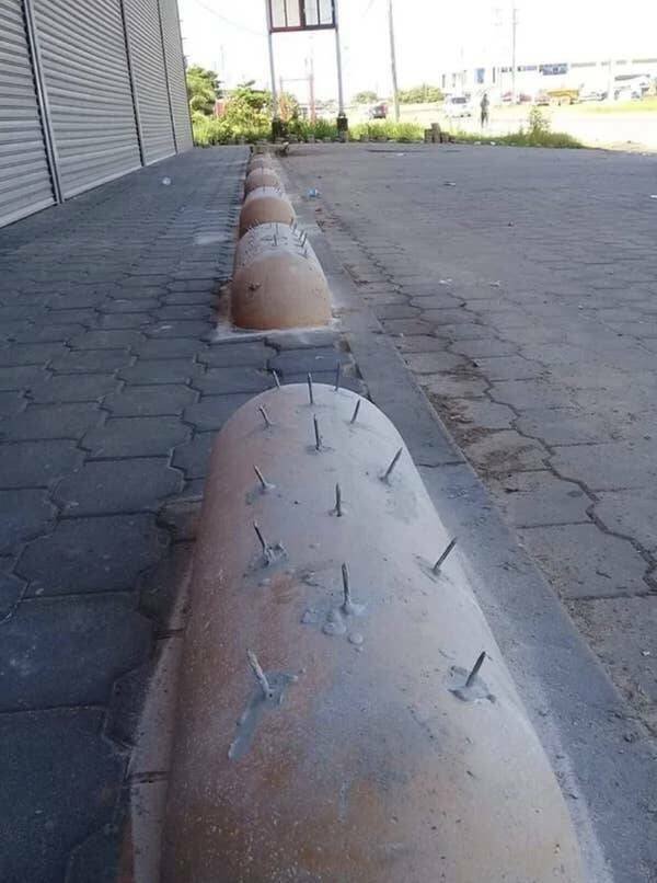 Dangerous Constructions (20 pics)