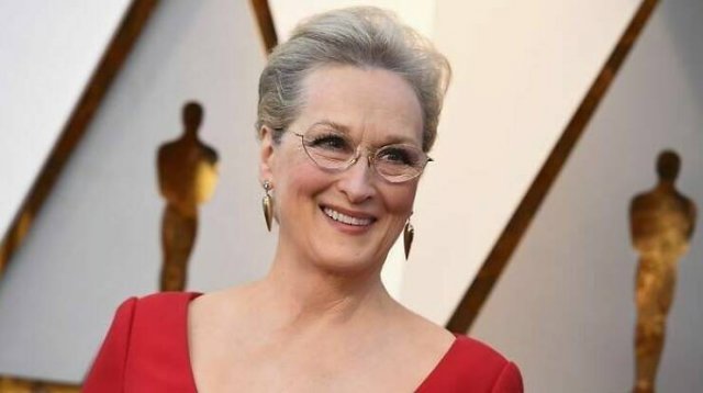 Celebrities Who Have Accepted Gray Hair (20 pics)