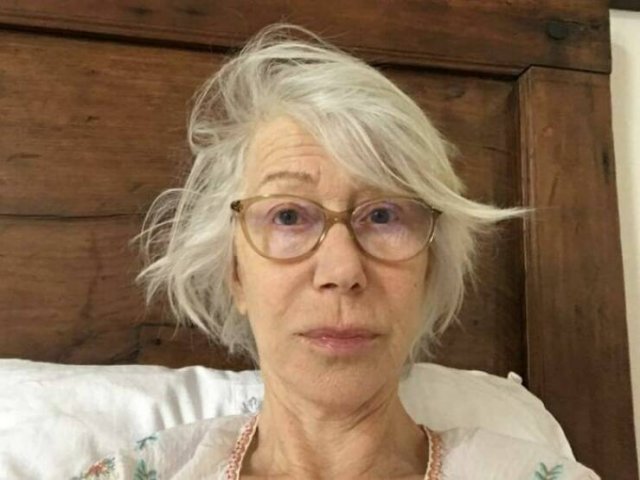 Celebrities Who Have Accepted Gray Hair (20 pics)