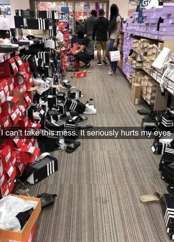 Annoying Customers (25 pics)
