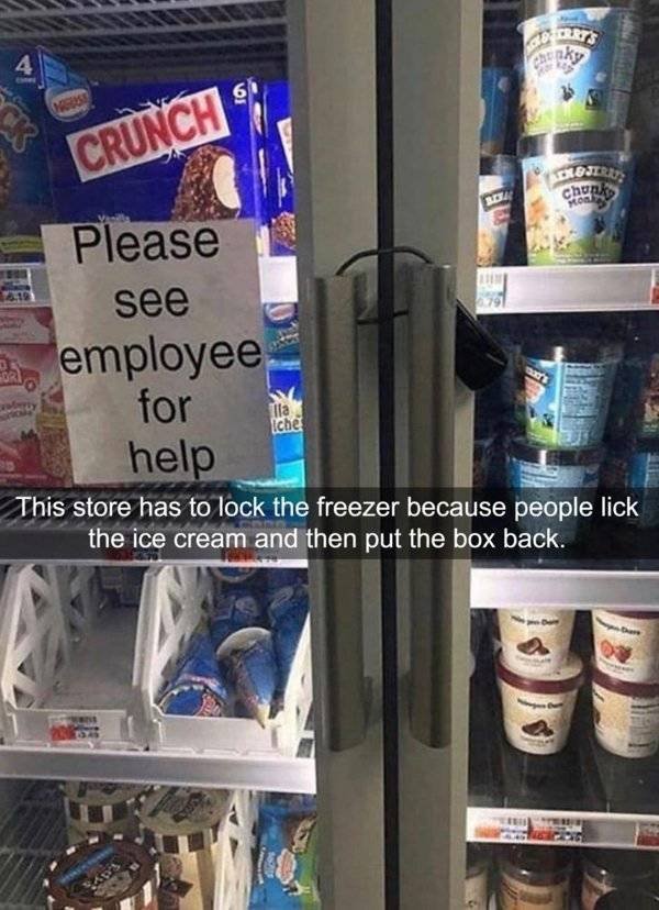 Annoying Customers (25 pics)