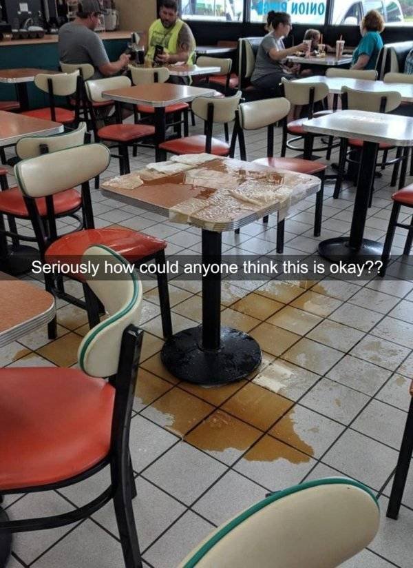 Annoying Customers (25 pics)
