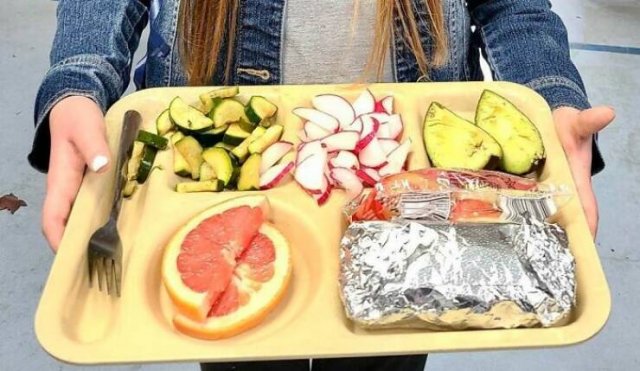 School Lunches From Different Countries (26 pics)