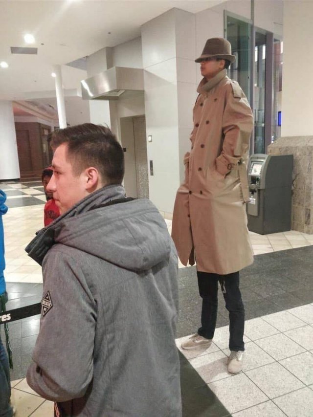 What Is Going On Here? (54 pics)