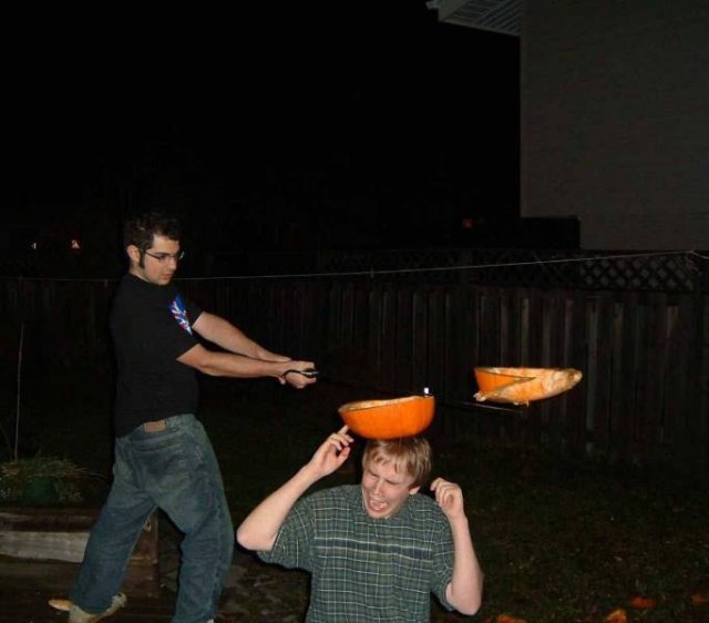 What Is Going On Here? (54 pics)