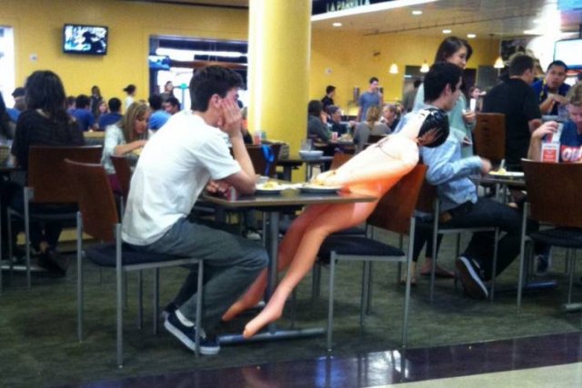 What Is Going On Here? (54 pics)