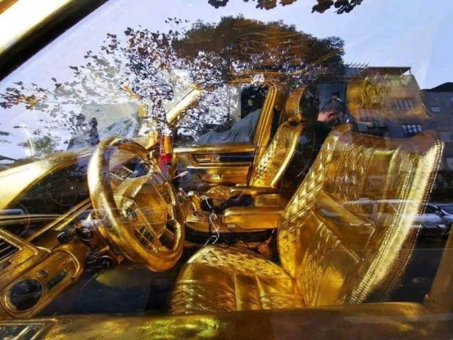 What Is Going On Here? (54 pics)
