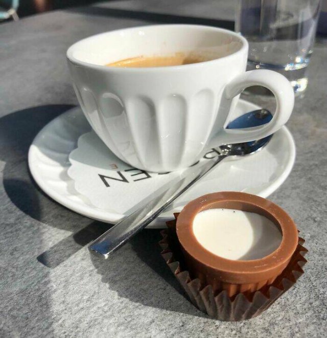 Creative Things In Bars And Restaurants (22 pics)