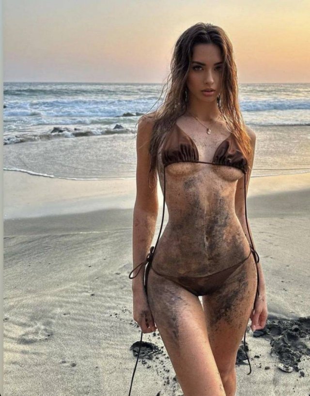 Bikini Girls (41 pics)