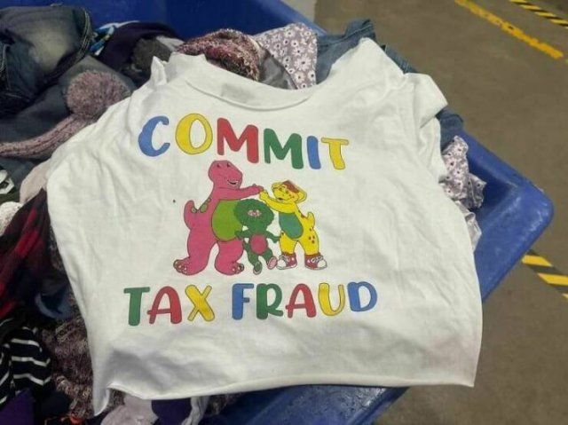 Finds In Thrift Shops And Jokes About It (24 pics)