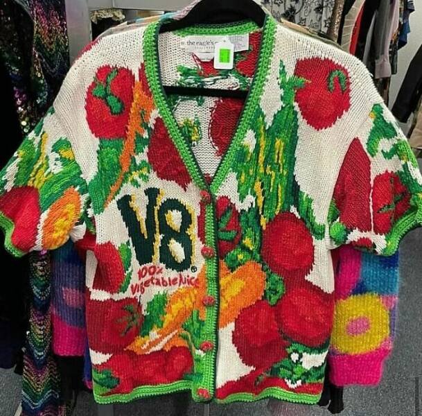 Finds In Thrift Shops And Jokes About It (24 pics)