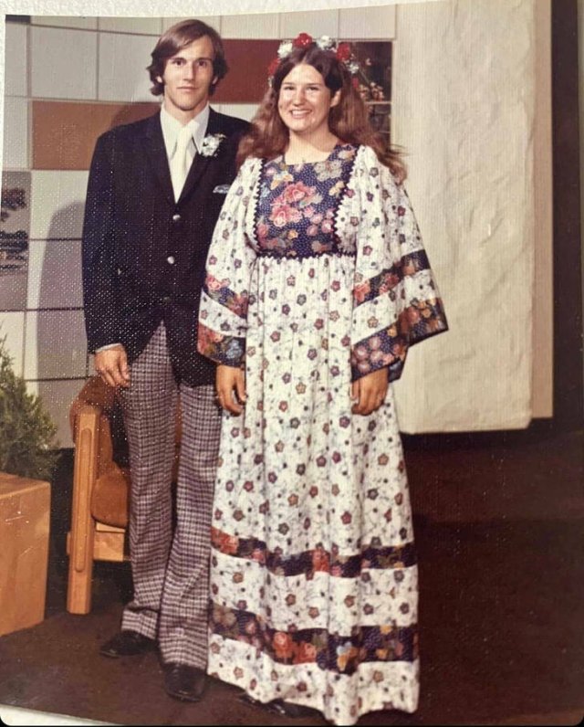 People Share Their Graduation Photos From The Past (20 pics)