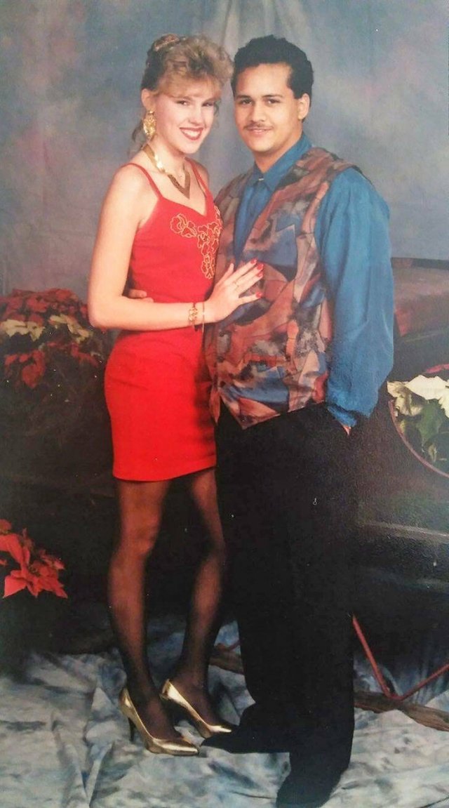 People Share Their Graduation Photos From The Past (20 pics)