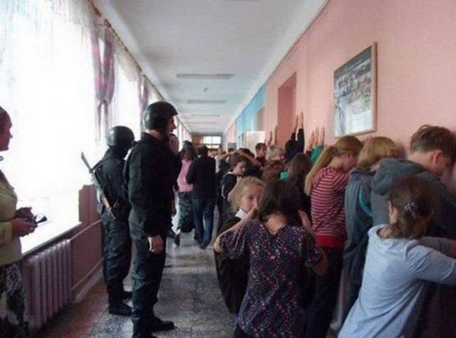 What Is Going On Here? (29 pics)