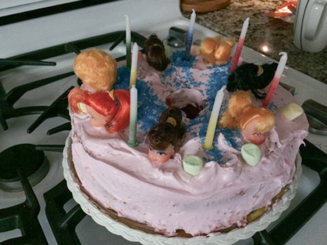 Crazy Birthday Cakes (16 pics)