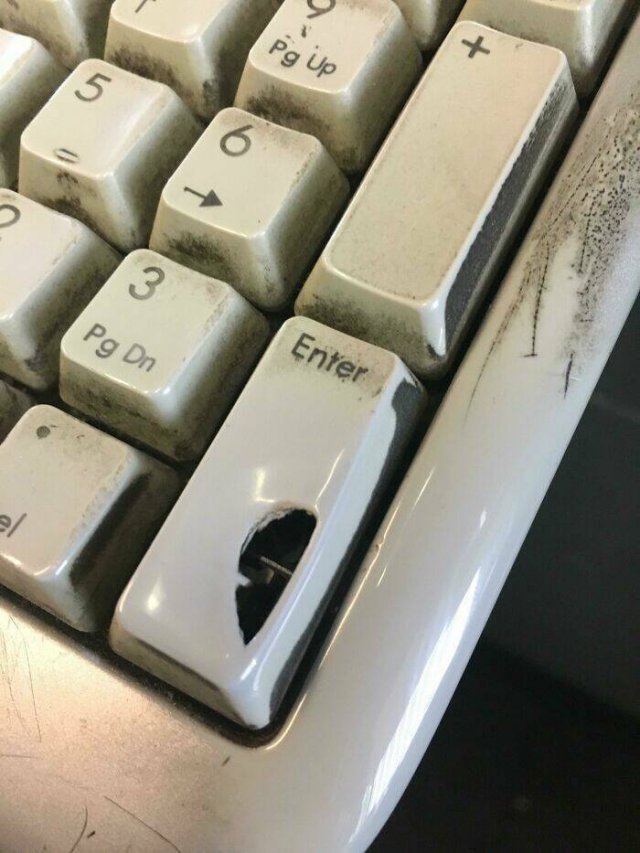 Tech Support Nightmares (25 pics)