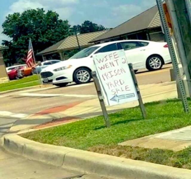 What Is Going On Here? (21 pics)