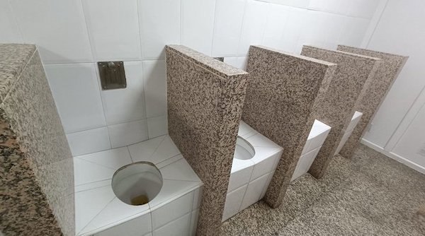 Awful Restrooms (27 pics)