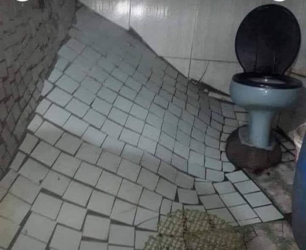 Awful Restrooms (27 pics)