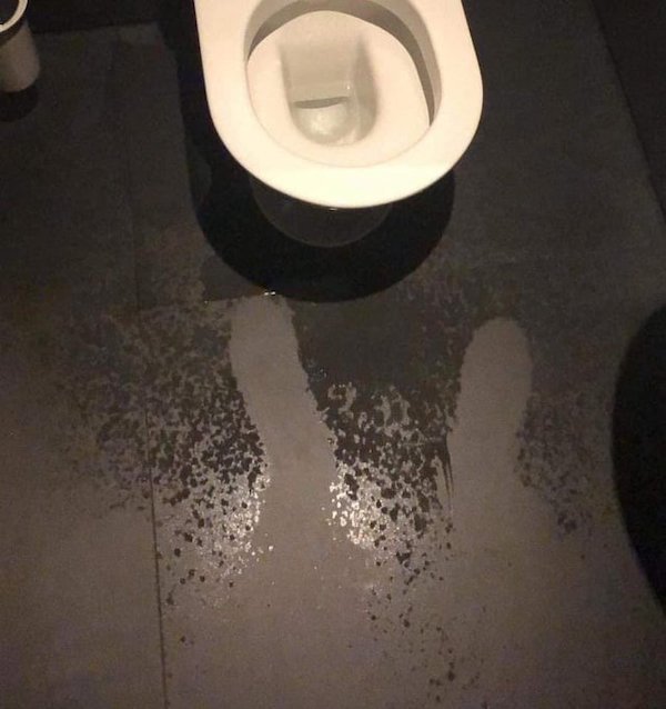 Awful Restrooms (27 pics)