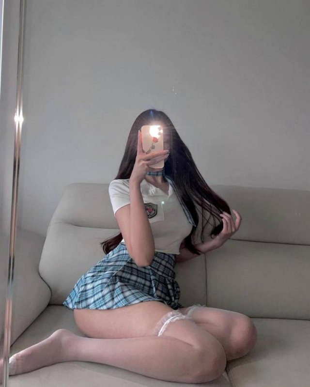 Girls With Beautiful Legs (40 pics)
