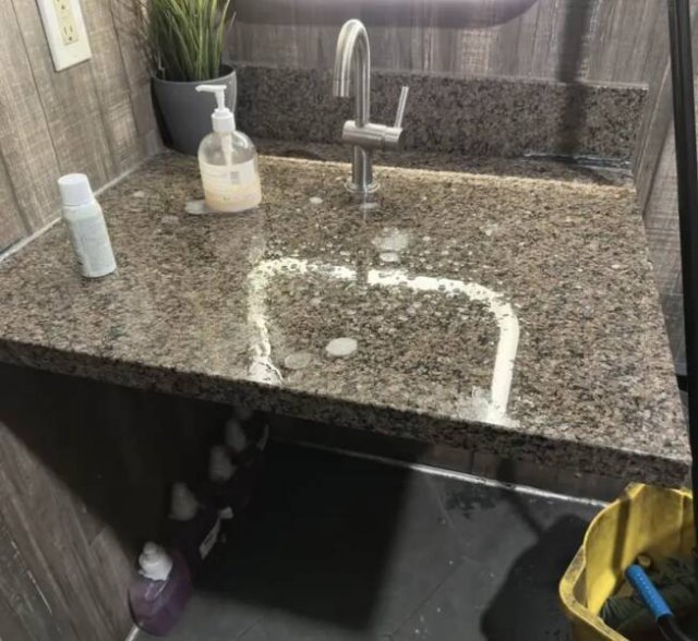 Annoying Finds And Situations (15 pics)