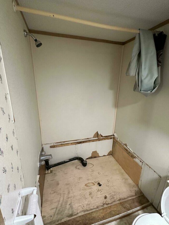 Awful Landlords (24 pics)