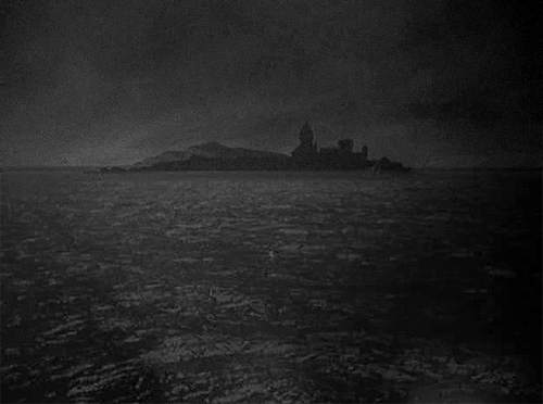 Creepy Facts (14 gifs)
