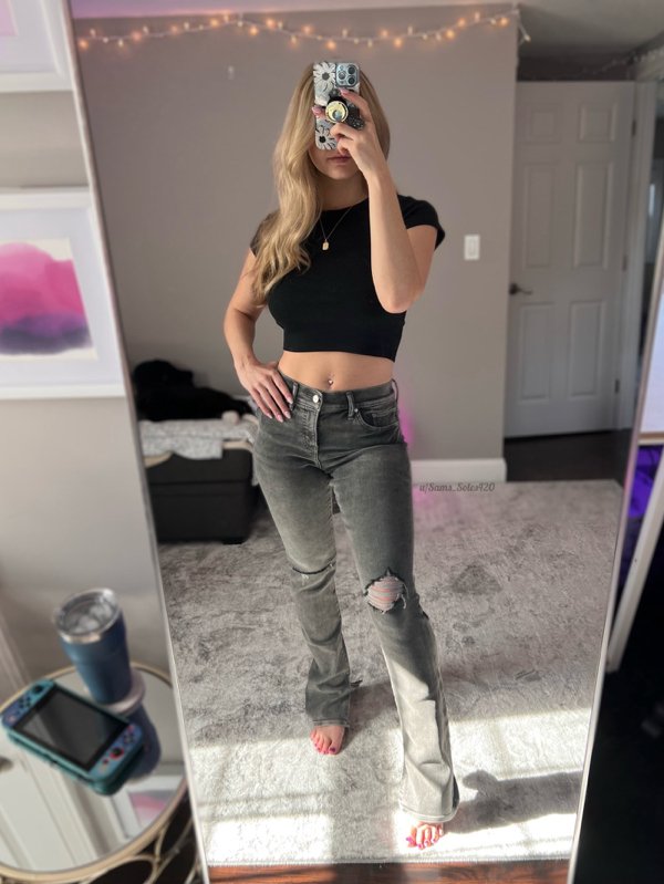 Girls In Jeans (32 pics)