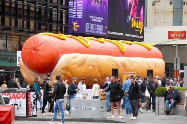 Giant Things (18 pics)